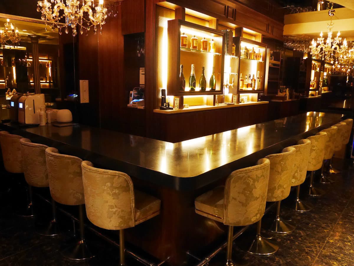 Girls Bar AILES 店内・店舗画像 1